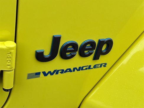 Used 2024 Jeep Wrangler Unlimited image 8
