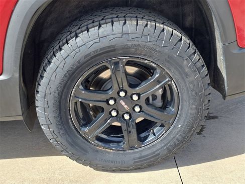 Used 2021 GMC Acadia AT4 w/ Technology Package image 33