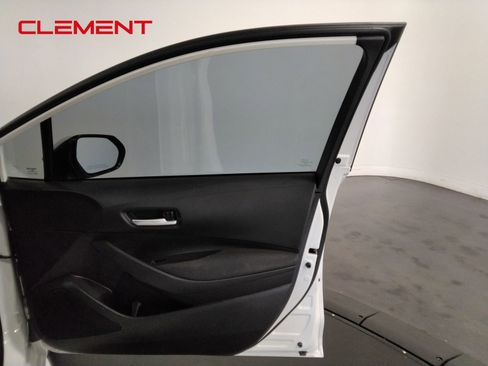 Used 2021 Toyota Corolla LE image 36
