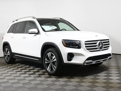 New 2026 Mercedes-Benz GLB 250 4MATIC image 9