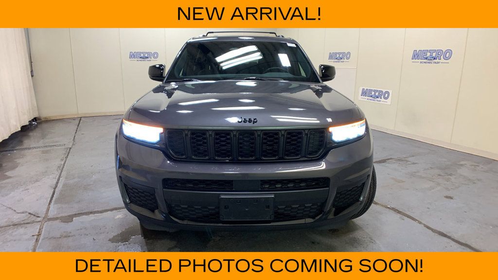 Used 2021 Jeep Grand Cherokee L Laredo AWD/4WD image 47