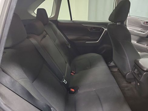 Used 2021 Toyota RAV4 LE image 21