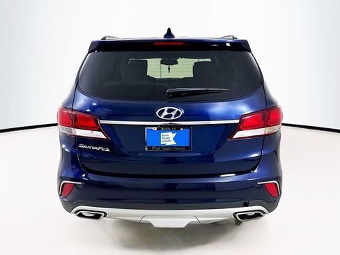 Used 2017 Hyundai Santa Fe SE FWD image 6