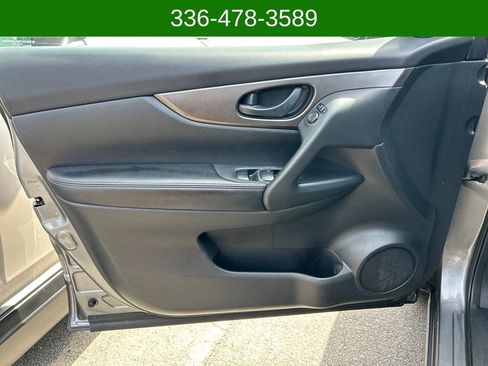 Used 2019 Nissan Rogue Sport S image 10