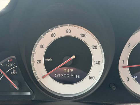 Used 2011 Mercedes-Benz SL 550 image 18