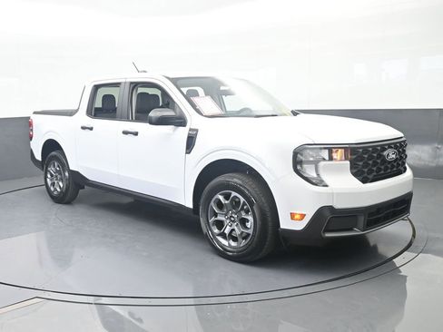 Used 2025 Ford Maverick XLT w/ Equipment Group 302A AWD/4WD image 8