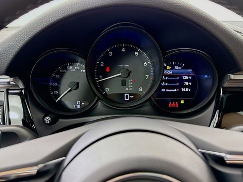 New 2026 Porsche Macan image 16