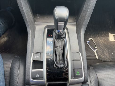 Used 2017 Honda Civic EX-L image 18