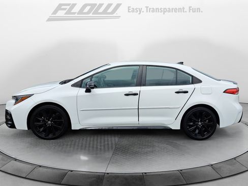 Used 2022 Toyota Corolla SE FWD image 5