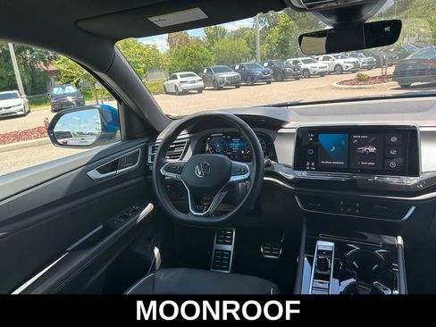 Used 2026 Volkswagen Atlas Cross Sport SEL Premium R-Line AWD/4WD image 9