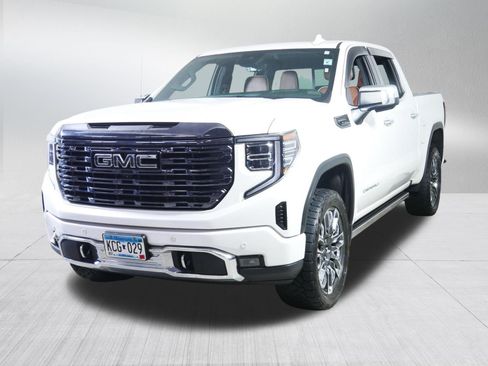 Used 2023 GMC Sierra 1500 Denali Ultimate AWD/4WD image 3