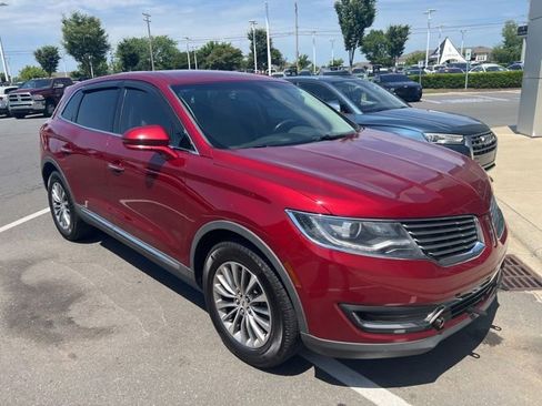 Used 2018 Lincoln MKX Select w/ Select Plus Package AWD/4WD image 2