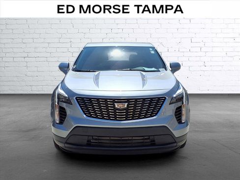 Used 2023 Cadillac XT4 Luxury w/ Cold Weather Package FWD image 6