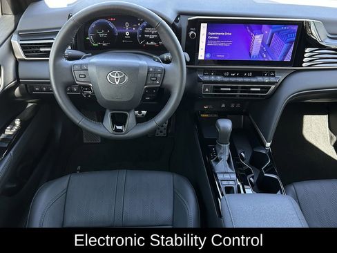 Used 2025 Toyota Camry XSE image 13