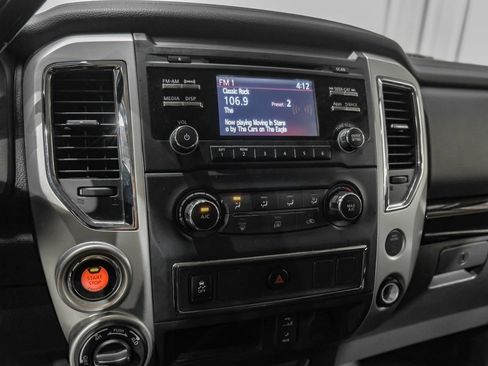 Used 2017 Nissan Titan SV image 23