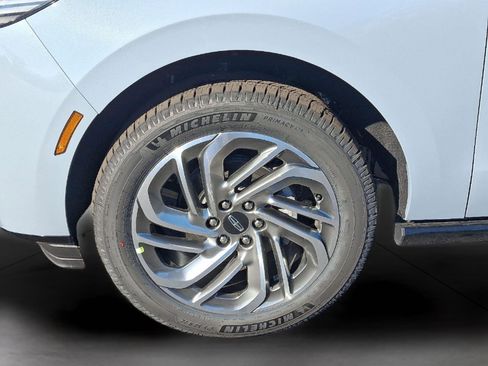 New 2025 Lincoln Navigator L Reserve image 9