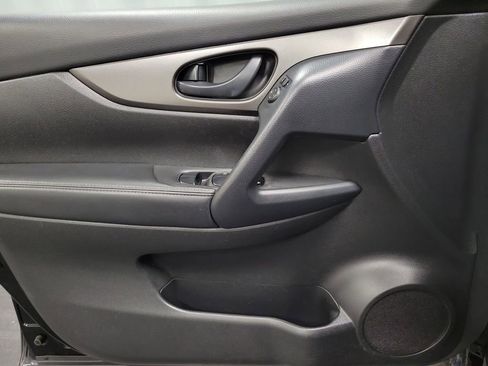 Used 2021 Nissan Rogue Sport S image 21