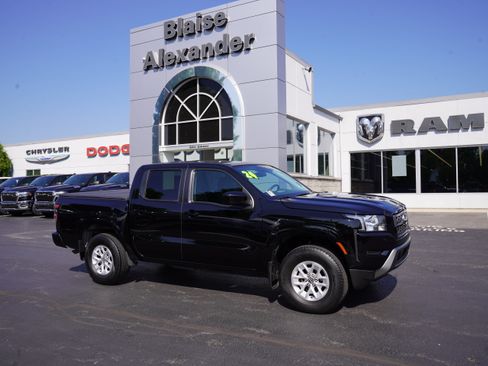 Used 2024 Nissan Frontier SV w/ Technology Package AWD/4WD image 1