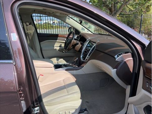 Used 2016 Cadillac SRX Luxury w/ Driver Awareness Package image 21