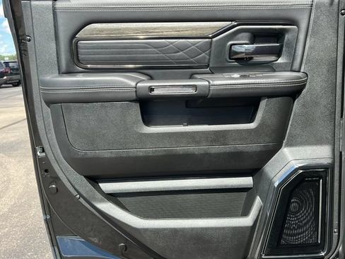 Used 2025 RAM 2500 Limited AWD/4WD image 53