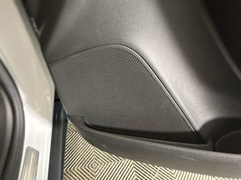 Used 2019 Buick Encore Essence FWD image 32