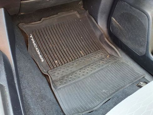 Used 2017 Toyota Tacoma SR5 image 23