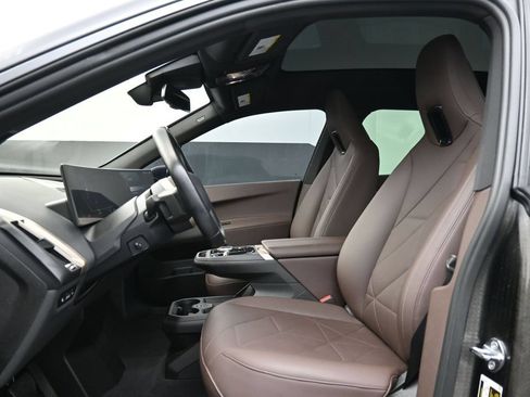 Used 2024 BMW iX xDrive50 w/ Convenience Package AWD/4WD image 10