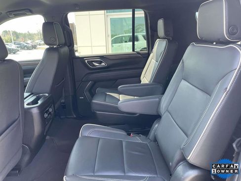 Used 2023 Chevrolet Suburban Premier image 14