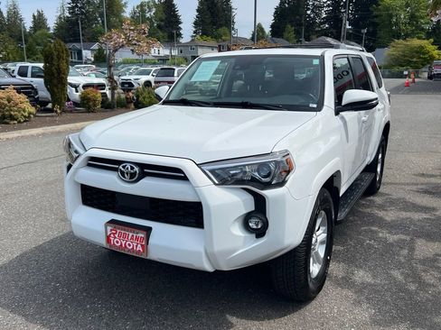 Certified 2024 Toyota 4Runner SR5 Premium w/ Moonroof Package AWD/4WD image 4