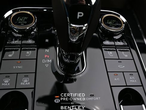 Used 2024 Bentley Flying Spur V8 image 37