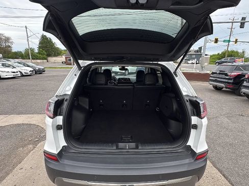 Used 2019 Jeep Cherokee Limited w/ Trailer Tow Group AWD/4WD image 10