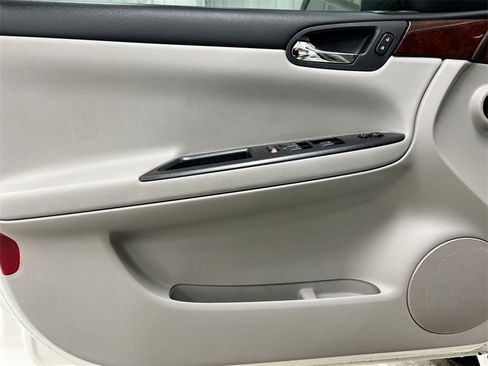 Used 2009 Chevrolet Impala LT image 20
