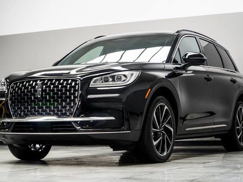 Used 2025 Lincoln Corsair Reserve w/ Equipment Group 202A image 9