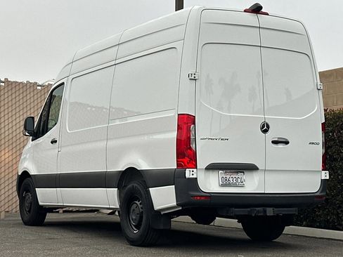 Used 2024 Mercedes-Benz Sprinter 2500 image 6
