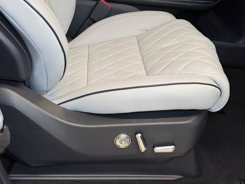 New 2026 Lincoln Navigator L Black Label image 13