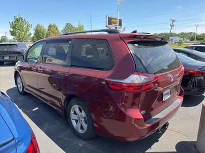 Used 2020 Toyota Sienna LE w/ LE Preferred Package