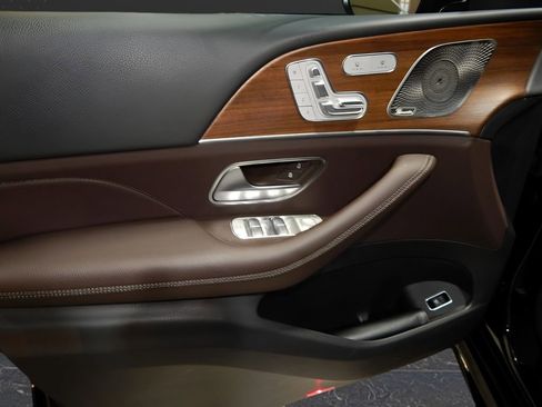 Used 2022 Mercedes-Benz GLE 450 4MATIC w/ Revised AMG Line Exterior image 11