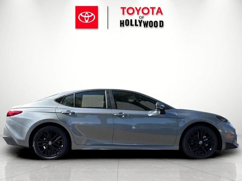 New 2026 Toyota Camry SE FWD image 3