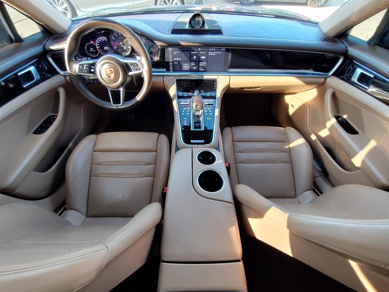 Used 2018 Porsche Panamera RWD image 46