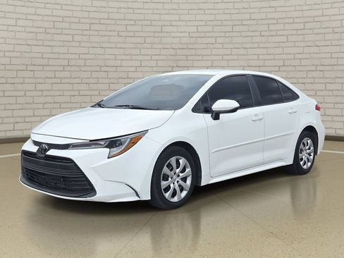 Used 2024 Toyota Corolla LE FWD image 1