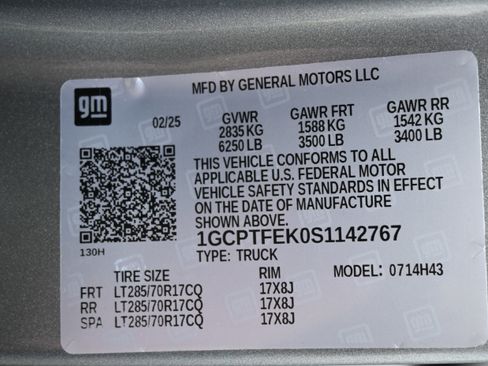 Used 2025 Chevrolet Colorado ZR2 w/ Technology Package AWD/4WD image 36