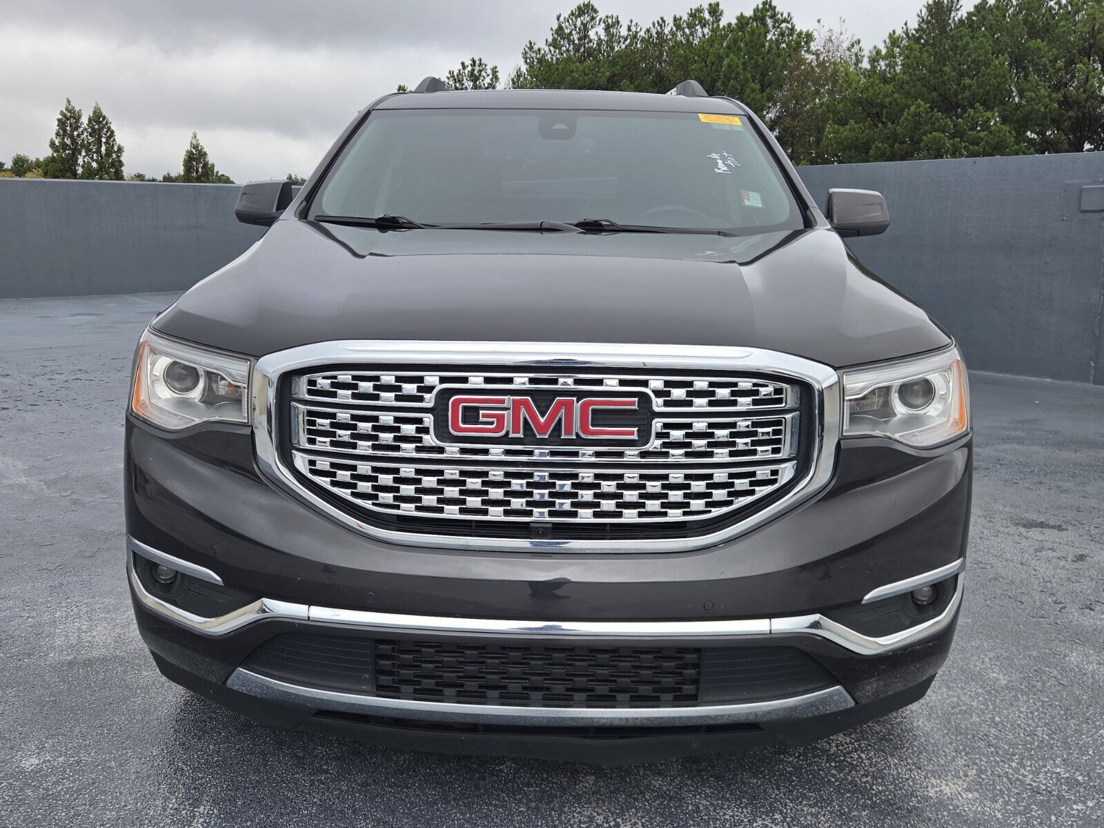 Used 2018 GMC Acadia Denali w/ Technology Package FWD image 8