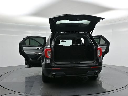 Certified 2022 Ford Explorer XLT w/ Equipment Group 202A image 38