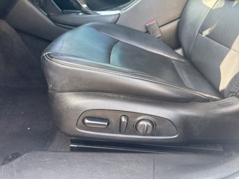 Used 2018 Chevrolet Malibu LT w/ Leather Package image 17