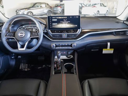 New 2024 Nissan Altima 2.5 SR w/ SR Premium Package FWD image 9