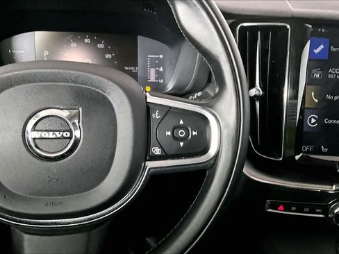 Used 2019 Volvo XC60 T5 Momentum w/ Premium Package AWD/4WD image 25