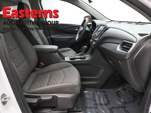 Used 2021 Chevrolet Equinox LT FWD image 23