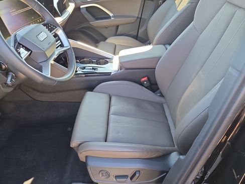 Certified 2025 Audi Q5 Premium Plus w/ Premium Plus image 5