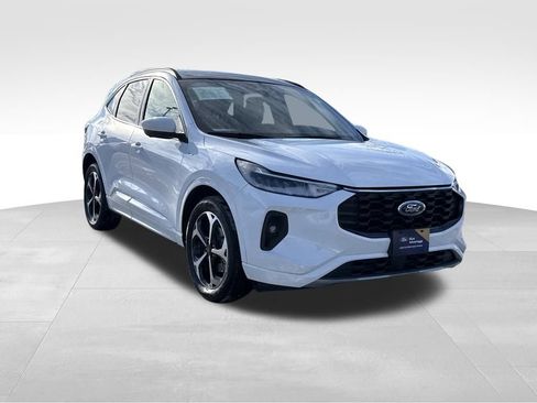 Certified 2023 Ford Escape ST-Line Select w/ Tech Pack #2 image 5