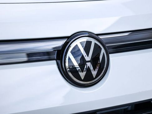 New 2026 Volkswagen Tiguan SE image 15